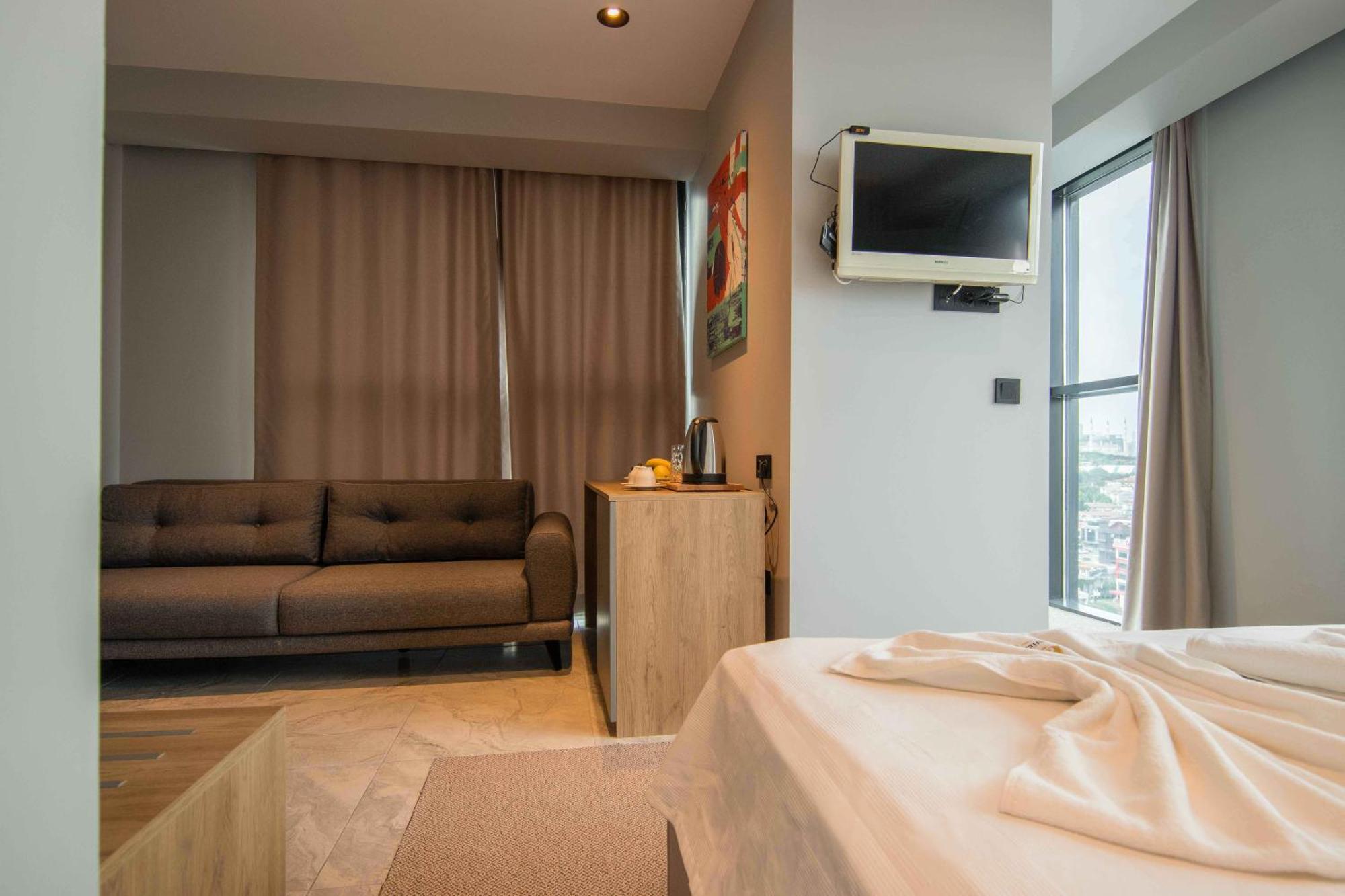 Sherlock Homes Hotels — Photos 3